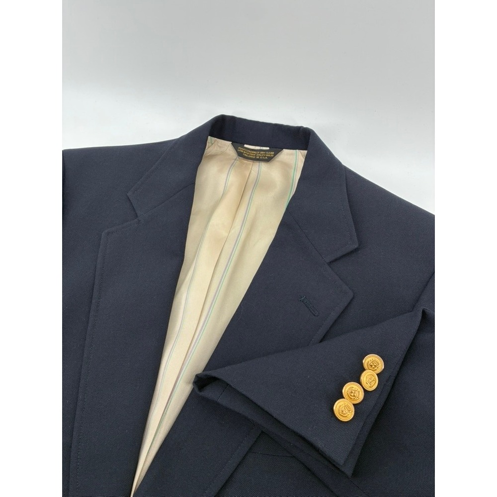 Wimbledon Collection Navy Blue Blazer 42R Gold Crest Buttons Made USA Sport Coat